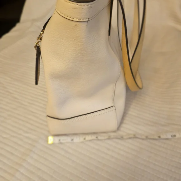 Coach purse - Picture 3 of 5